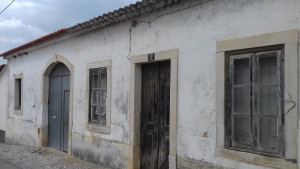 Casa em Alcanhões, Perto de Santarém, para recuperar